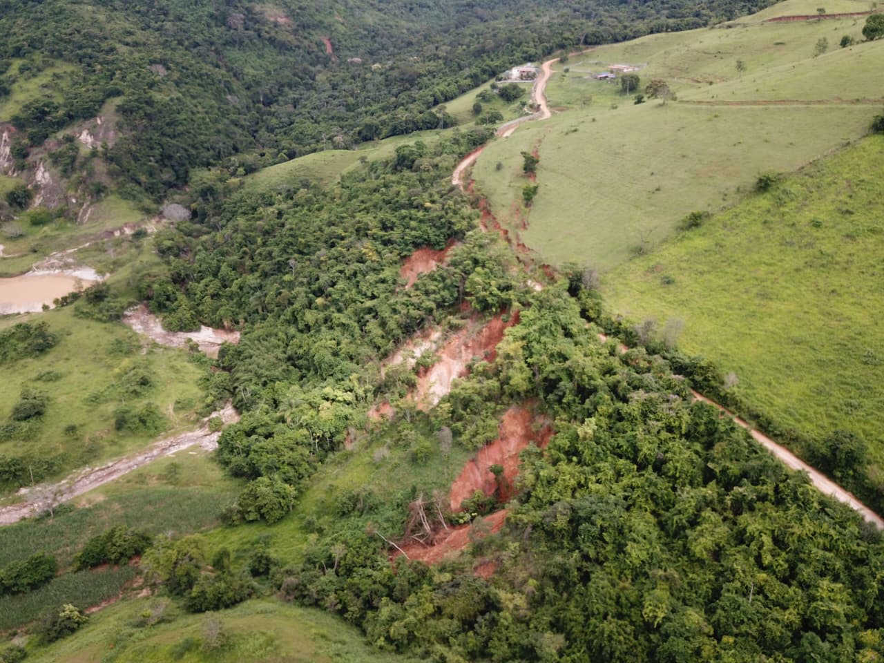 Serra da Moega Parque da Serra da Moega teve mais de 5 ha destruídos. Foto: PMU/Divulgação