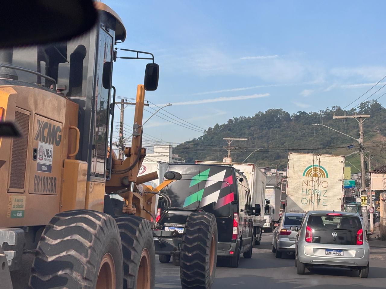 Transito ubá Congestionamentos se tornaram mais intensos em Ubá. Foto AAR