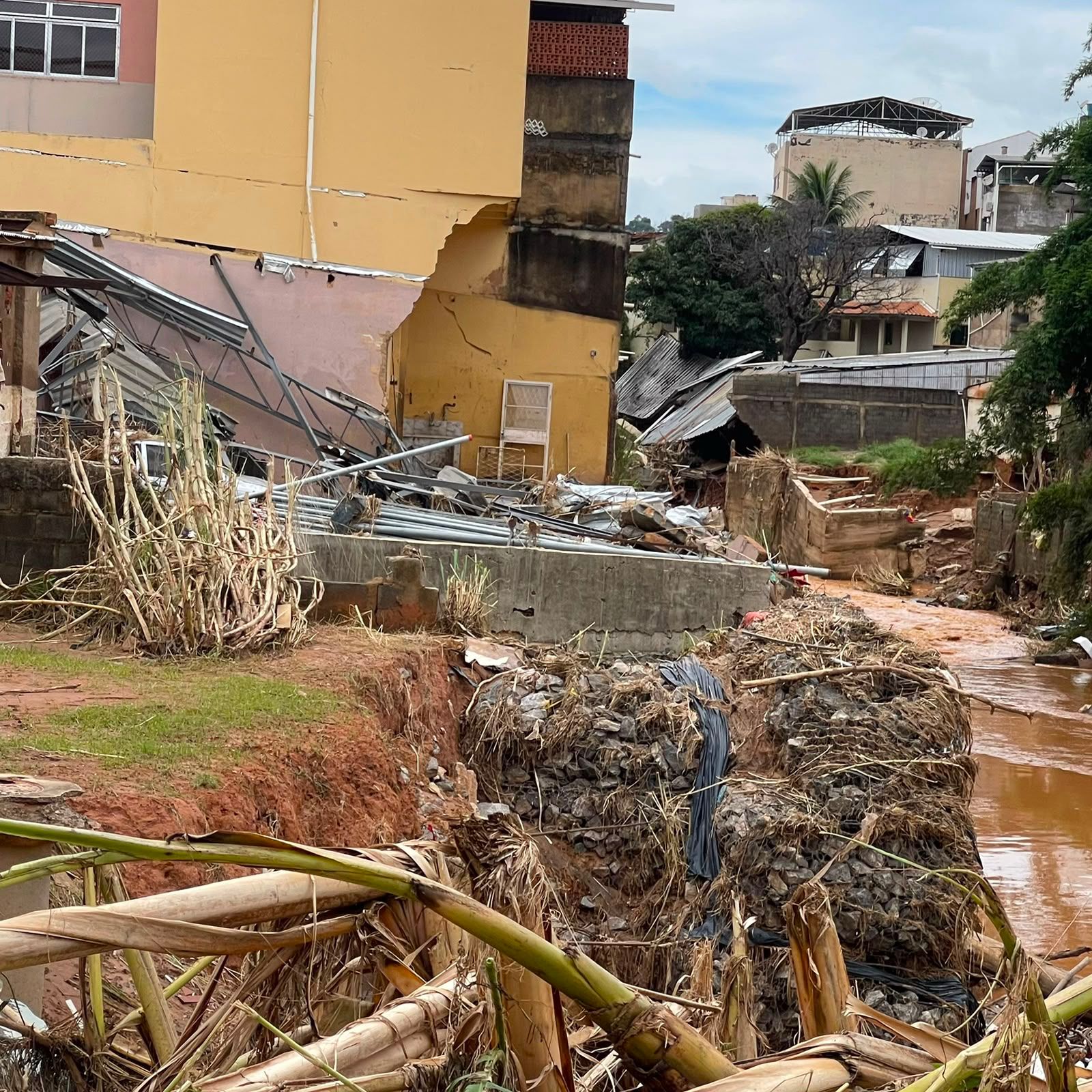 Estrutura do prédio onde Angelina morava ficou comprometida. Foto Arquivo Pessoal